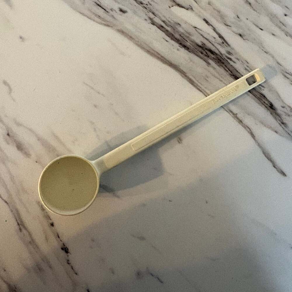 Vintage Tupperware Coffee Scoop 2 tsp 10ml White Honey Spoon Gadget 1507